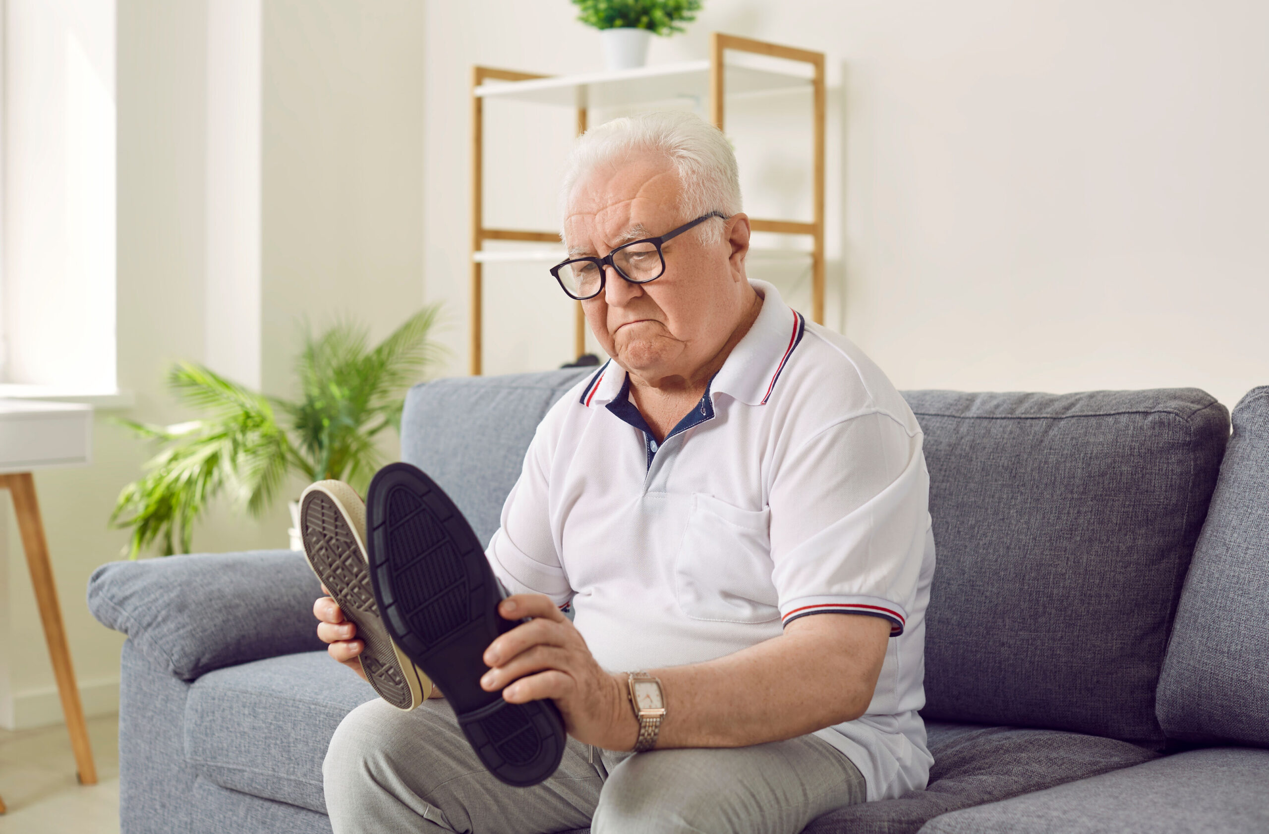 Caring for a Loved One with Alzheimer’s: What to Expect & How to Cope
